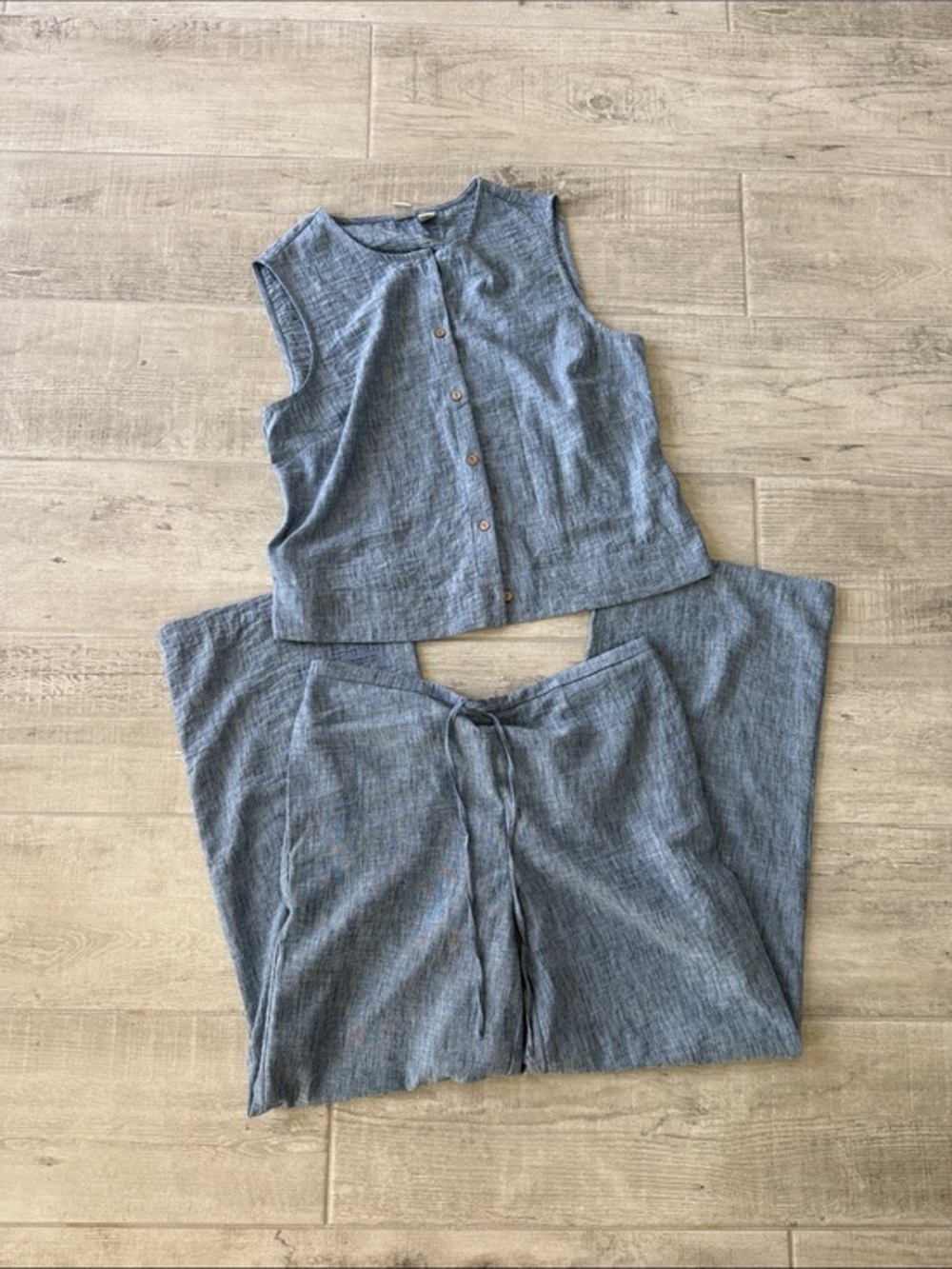 Joke Sleeveless Button Front Linen Set in Heather Blue